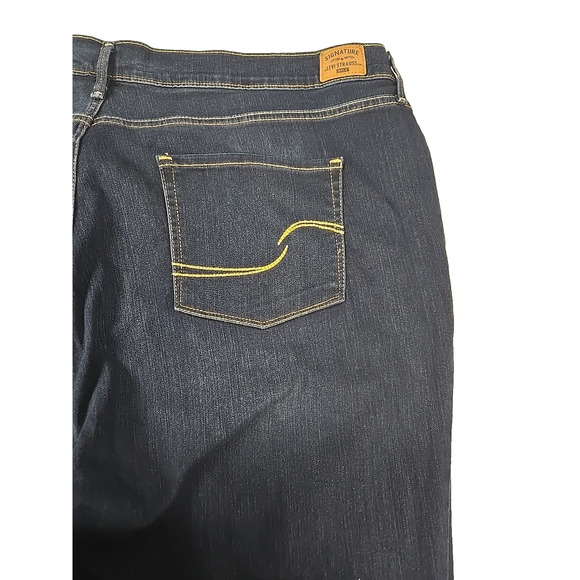 Signature by Levis Curvy Straight Womens Jeans Dark Wash Mid Rise Size 26 Short - Picture 7 of 14